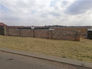 400 m² Land available in Katlehong