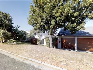 3 Bed House in Hoheizen