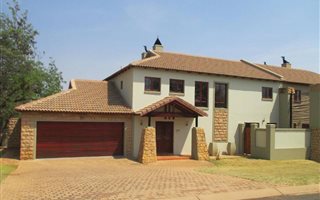4 Bedroom House in Sable Hills Waterfront Estate
