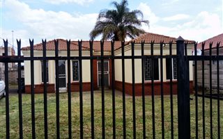 3 Bedroom House in Eloffsdal