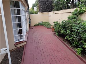 2 Bed Townhouse in Glen Marais