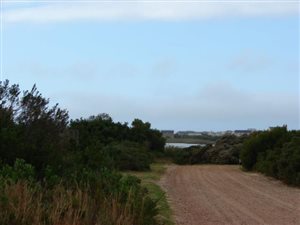 860 m² Land available in Bettys Bay