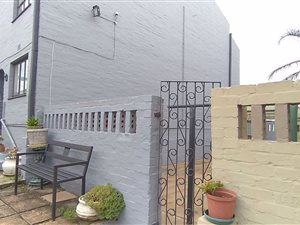 2 Bed Apartment in Hutten Heights