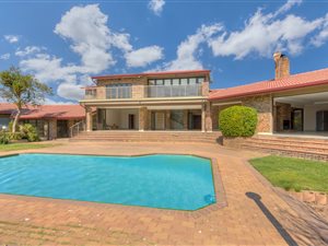 8 Bed House in Kyalami AH