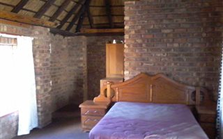 Bachelor apartment in Hadison Park
