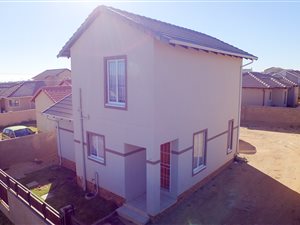 3 Bed House in Blue Hills