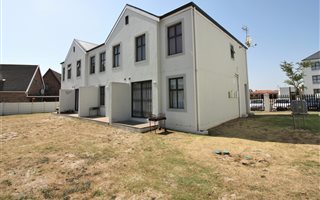 2 Bedroom House in Amandelsig