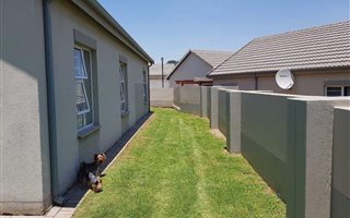 3 Bedroom Townhouse in Die Heuwel