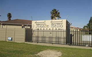 2 Bedroom Townhouse in Amandelsig
