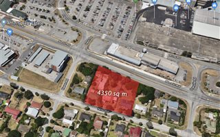 4350 m² Land available in Greenacres