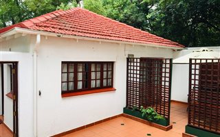 1 Bedroom Garden Cottage in Greenside