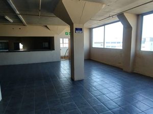 5200 m² Retail Space in Stamford Hill