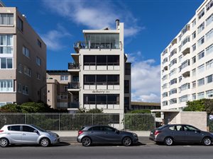 1 Bed Apartment in Mouille Point