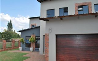4 Bedroom House in Eldoraigne