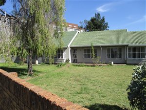 3 Bed House in Robertsham