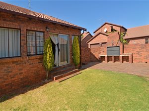 3 Bed Duplex in Weltevreden Park