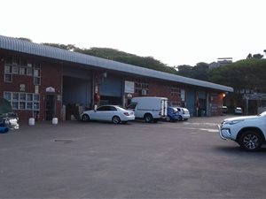 344 m² Industrial space in Briardene
