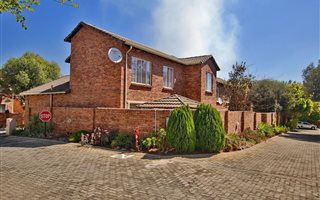 3 Bedroom Townhouse in Wilgeheuwel