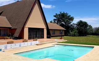 6 Bedroom House in Farmall