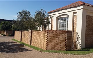 3 Bedroom Townhouse in Aerorand