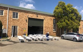 300 m² Industrial space in Halfway House
