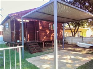 1 Bed Garden Cottage in Bronkhorstbaai