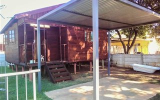 1 Bedroom Garden Cottage in Bronkhorstbaai