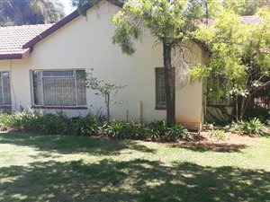 4 Bed House in Lynnwood Glen