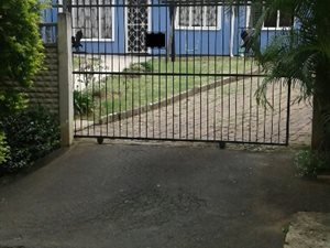 3 Bedroom Simplex in Caneside
