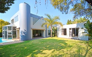5 Bedroom House in Fourways Gardens