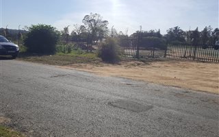 1 ha Agricultural Holding in Ruimsig AH
