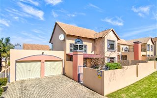 4 Bedroom Cluster in Glen Marais