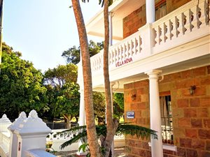 4 Bed House in Mossel Bay Central