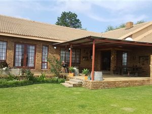 2 ha Farm in Droogefontein