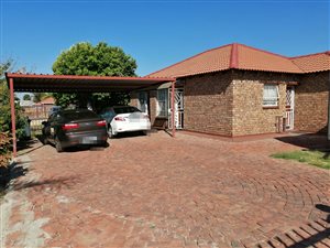 3 Bed House in Karen Park