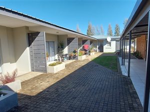 1 Bed Apartment in Brandwag