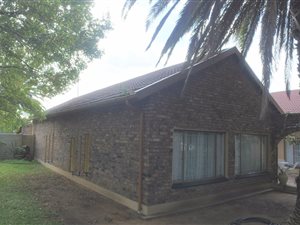 4 Bed House in Erasmus