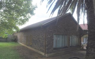 4 Bedroom House in Erasmus