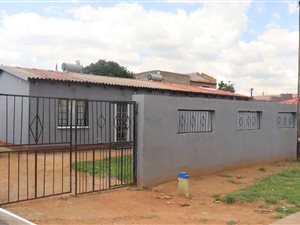 2 Bed House in Eldorado Park