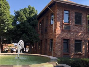 178 m² Office Space in Die Hoewes