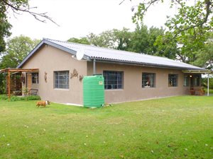 5.4 ha Smallholding in Thornhill
