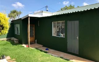 1 Bedroom Apartment in Krugersdorp Central