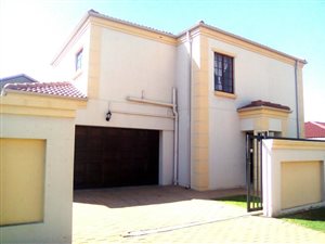 3 Bed Duplex in Blue Hills