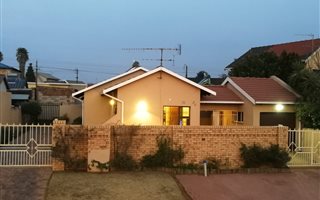 3 Bedroom House in Eldorado Park