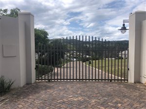 808 m² Land available in Kanonkop