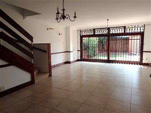 3 Bed Duplex in Arcadia