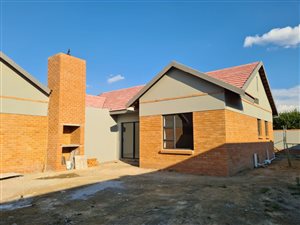 3 Bed Townhouse in Somerton Estate