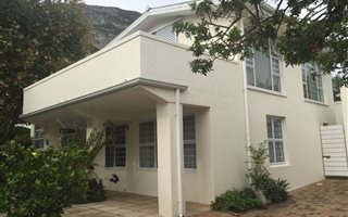 4 Bedroom House in Voelklip