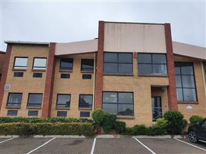 1004 m² Industrial space in Allandale