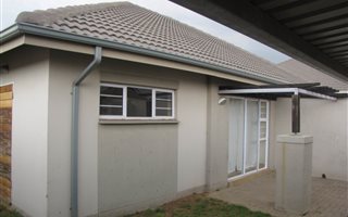 3 Bedroom Townhouse in Highveld Park